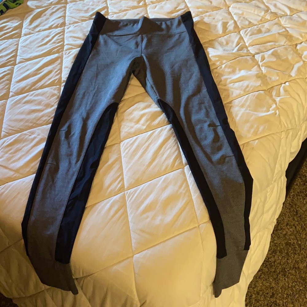 Athleta Essex Hybrid leggings. Black and grey. New. Size Medium Tall.